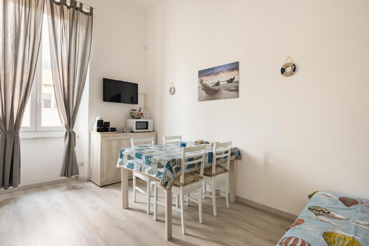 Leo Holiday Homes Deiva Marina Kültér fotó